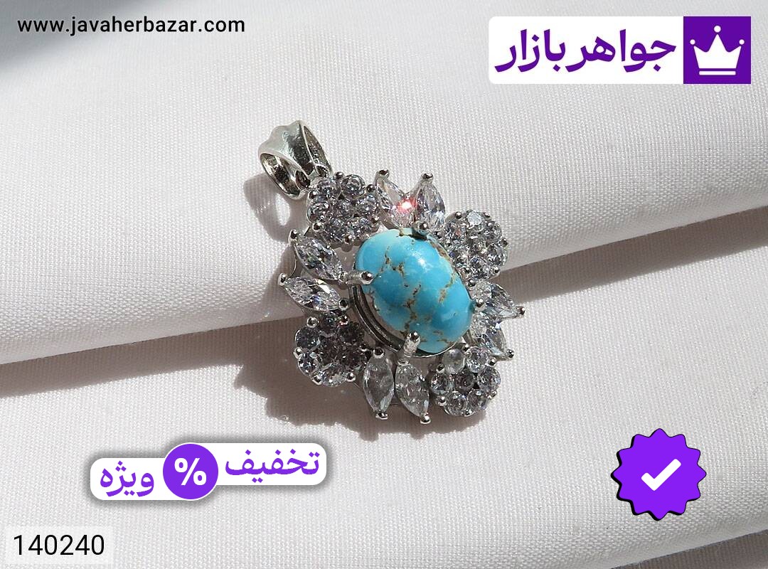 مدال نقره فیروزه نیشابوری با شکوه زنانه
