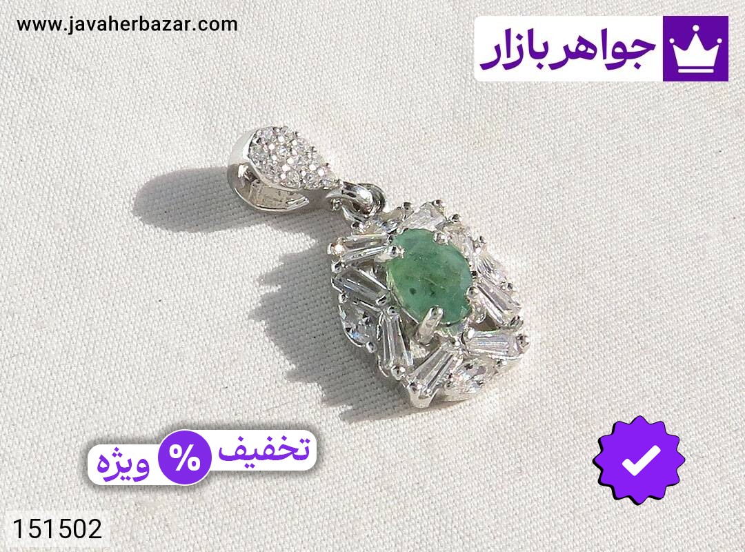 عکس و مدل انواع مدال زمرد سبز زنانه با بالاترین کیفیت بهترین قیمت اصل ضمانت 99ساله شناسنامه فاکتور مدالزمردسبززنانه